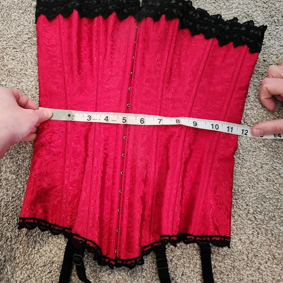 Corset - Picture 4 of 9